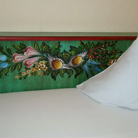 Hotel Hirsch 3*